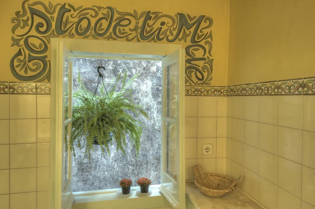 Stay Local In Alfama! Alice Central Home, Near River Lissabon Exterior foto