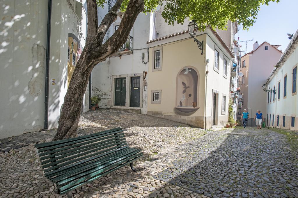 Stay Local In Alfama! Alice Central Home, Near River Lissabon Exterior foto