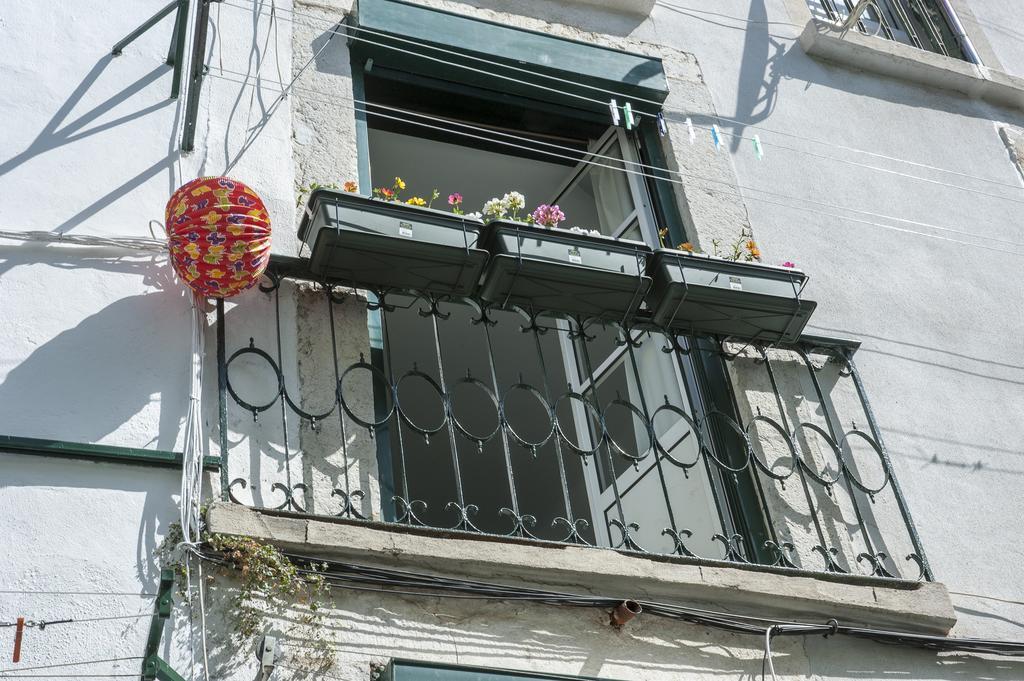 Stay Local In Alfama! Alice Central Home, Near River Lissabon Exterior foto