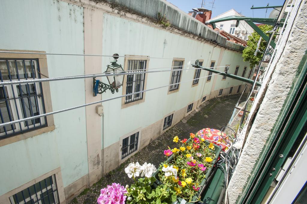 Stay Local In Alfama! Alice Central Home, Near River Lissabon Exterior foto
